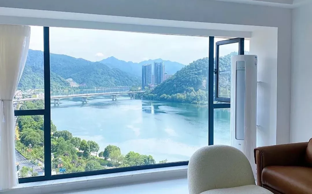 新房裝修落地窗設(shè)計實(shí)拍圖